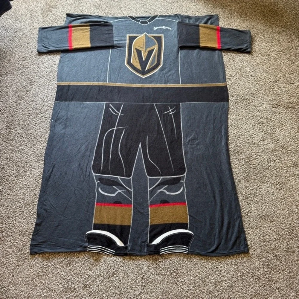 Vegas Golden Knights Snuggie Wearable Blanket Unisex One Size Gray Excellent NHL